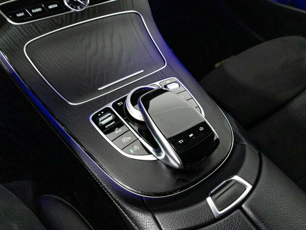 Mercedes-Benz E-Класс с пробегом — 2019 год. Фото: #18