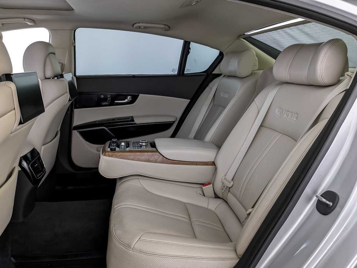 Kia Quoris с пробегом — 2013 год. Фото: #11