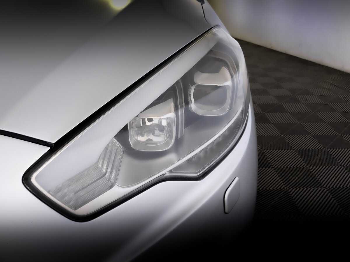 Kia Quoris с пробегом — 2013 год. Фото: #16