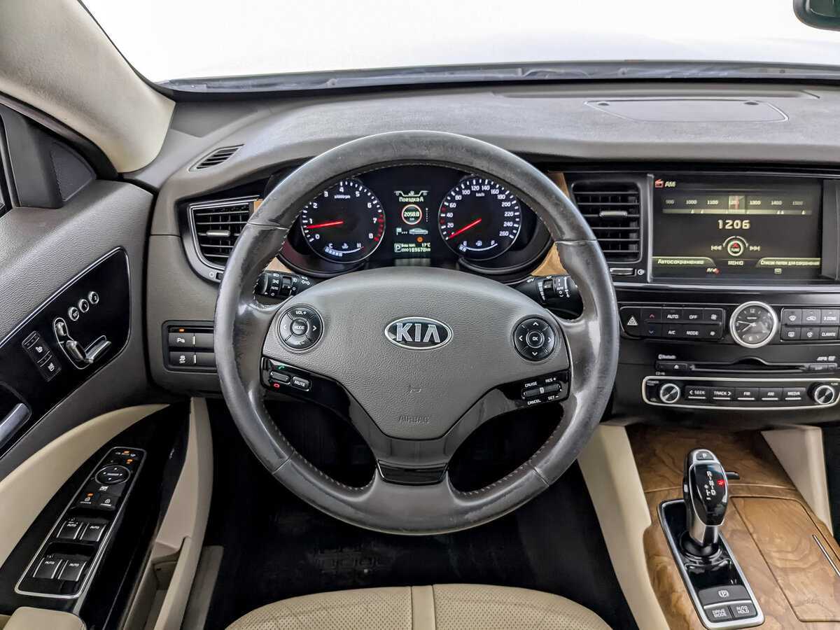 Kia Quoris с пробегом — 2013 год. Фото: #21