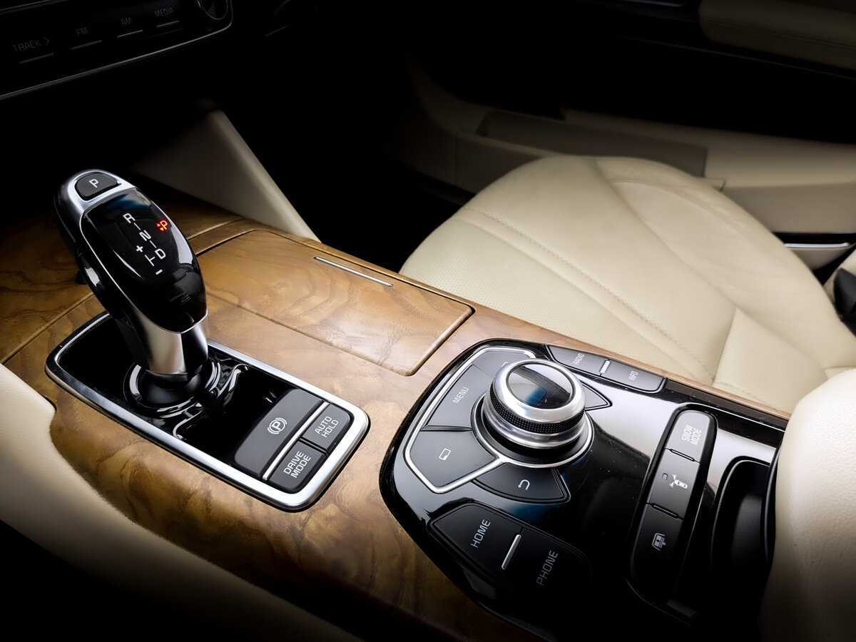 Kia Quoris с пробегом — 2013 год. Фото: #28