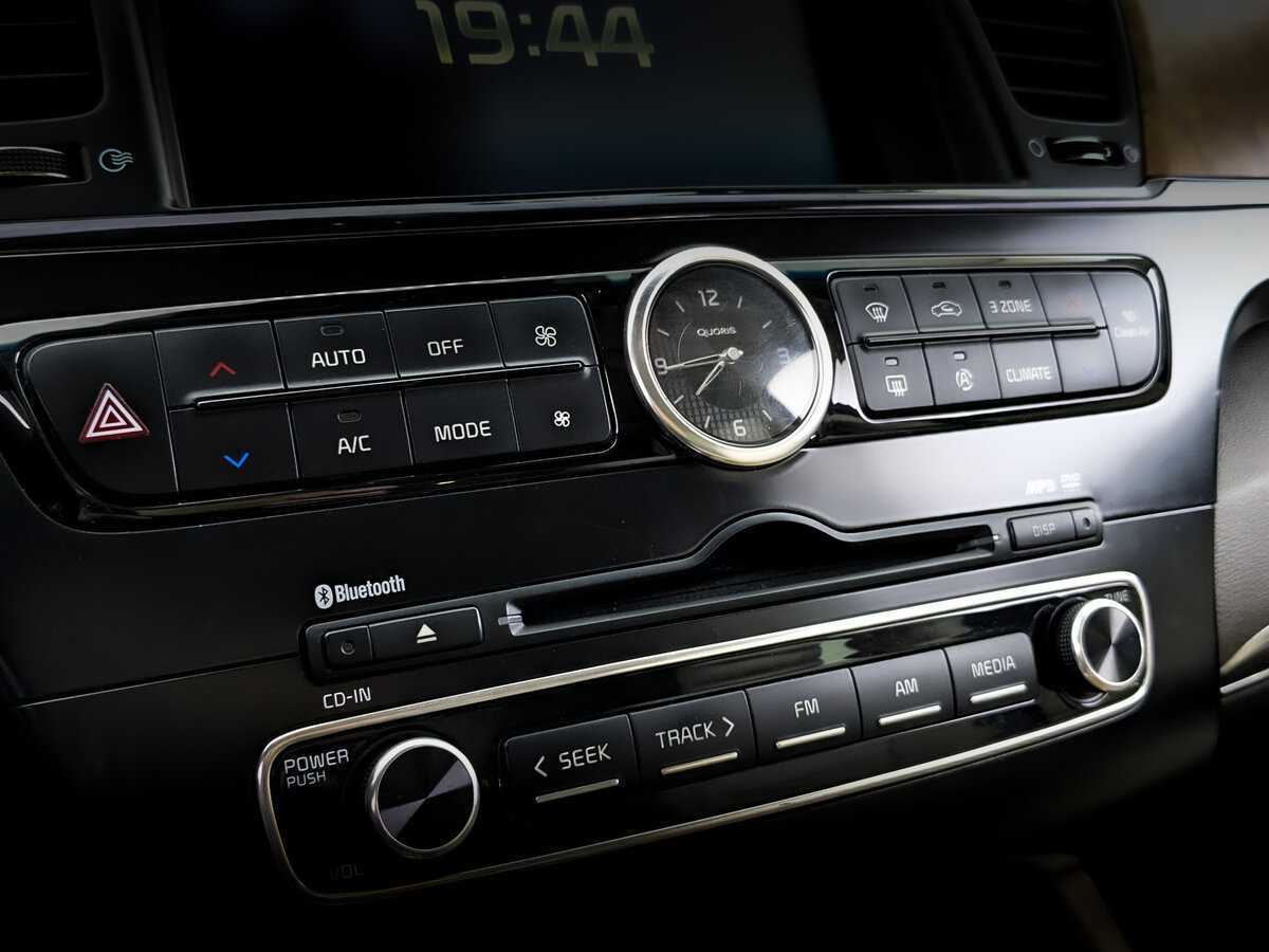 Kia Quoris с пробегом — 2013 год. Фото: #29