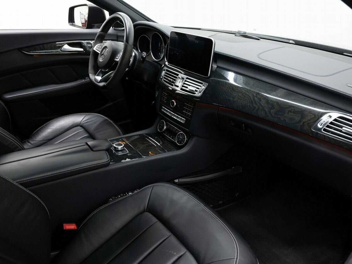Mercedes-Benz CLS с пробегом — 2017 год. Фото: #12