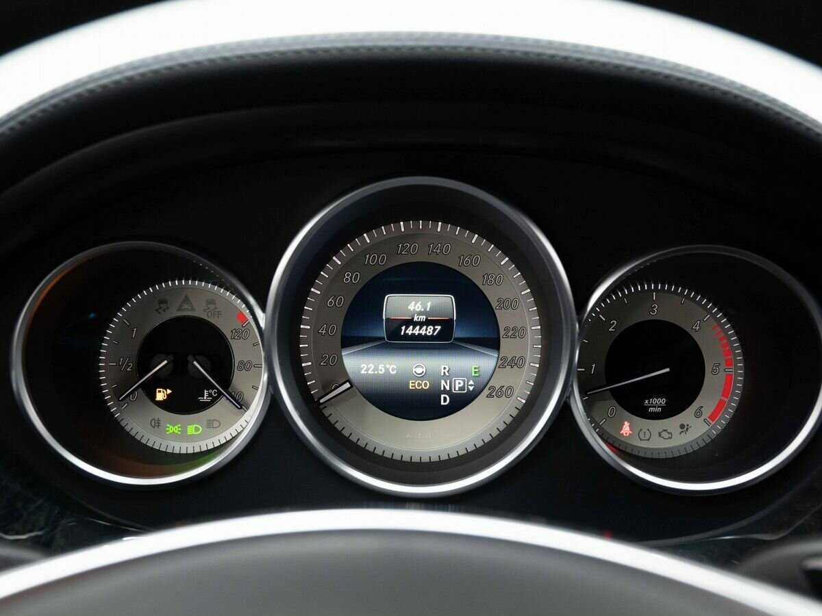 Mercedes-Benz CLS с пробегом — 2017 год. Фото: #16