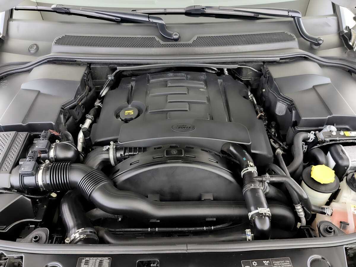 Land Rover Discovery с пробегом — 2015 год. Фото: #8