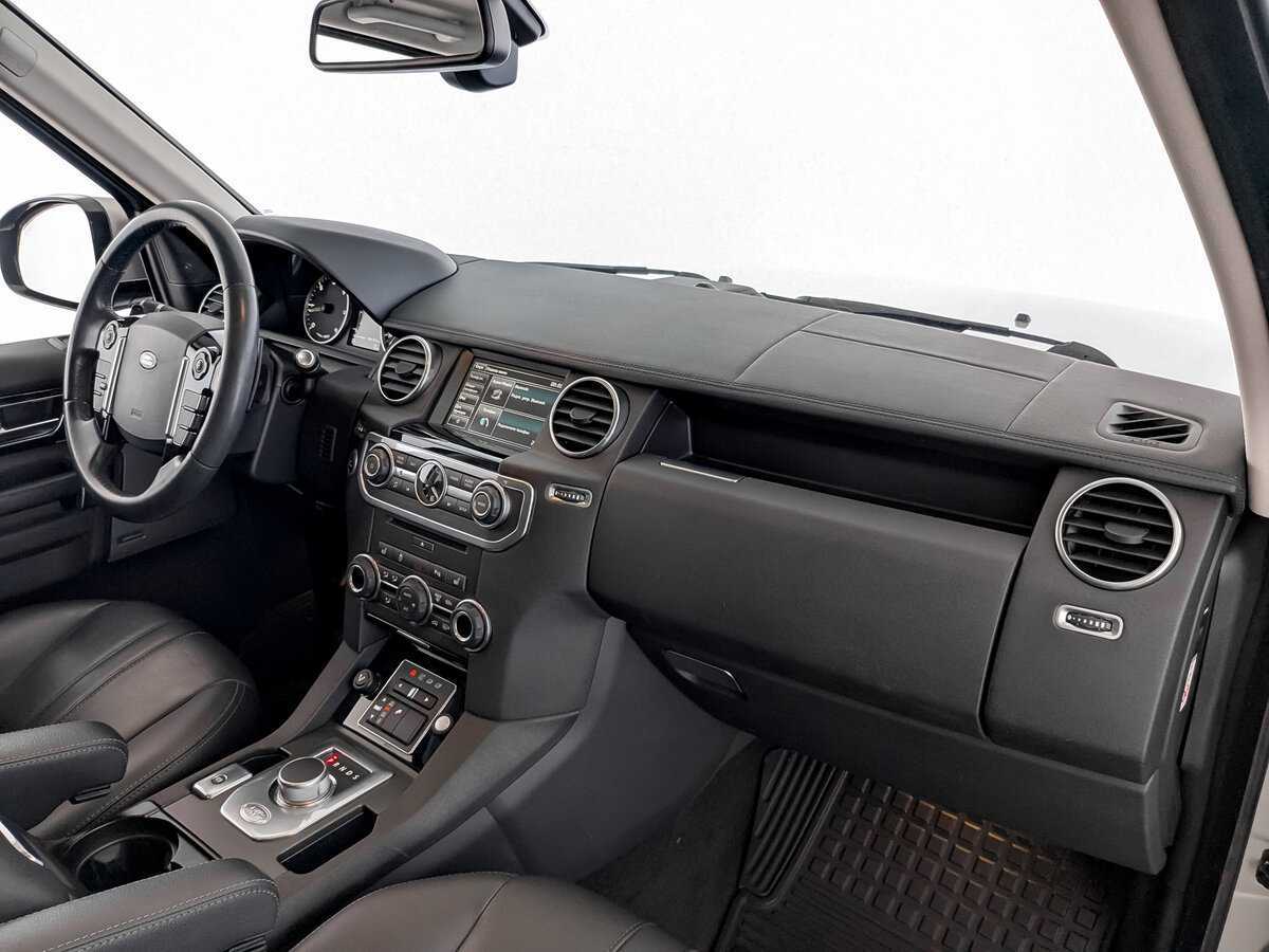 Land Rover Discovery с пробегом — 2015 год. Фото: #10