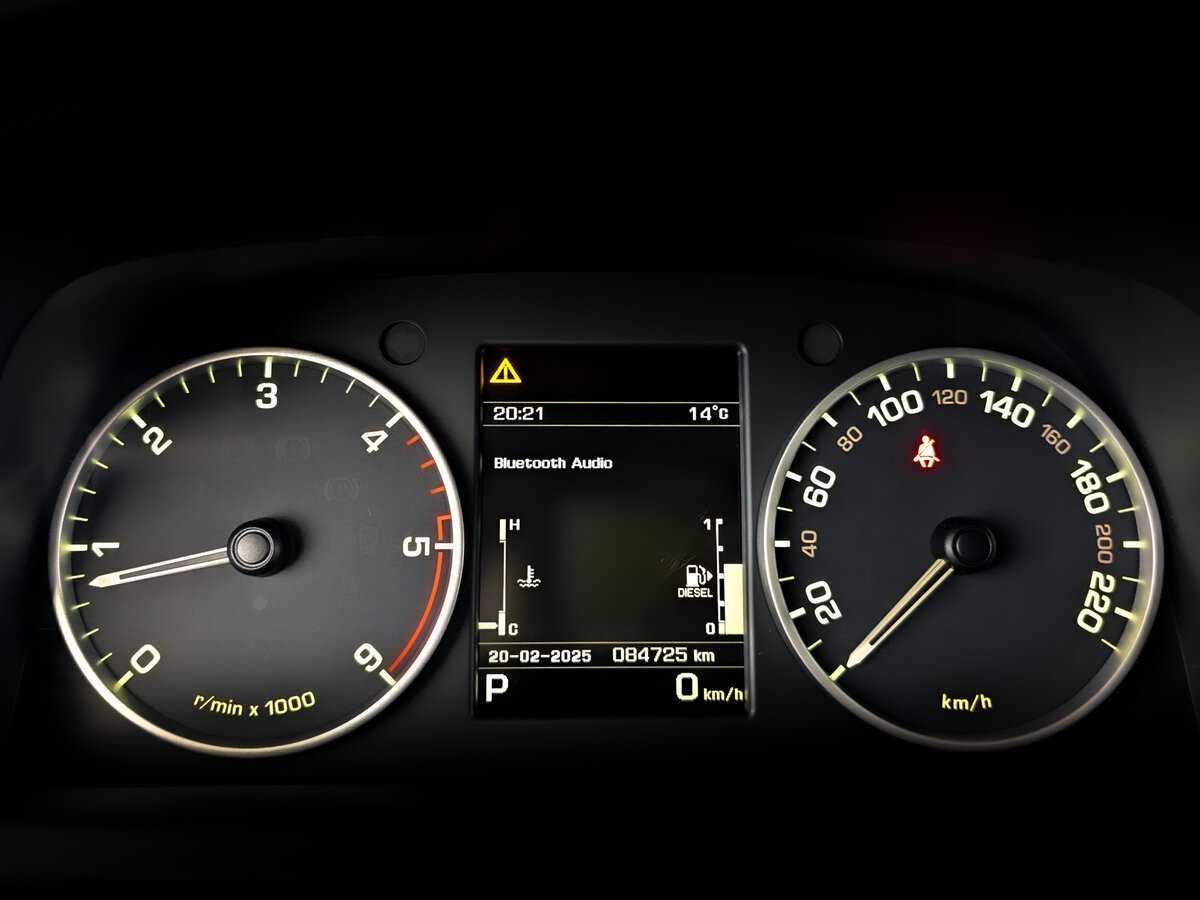 Land Rover Discovery с пробегом — 2015 год. Фото: #12