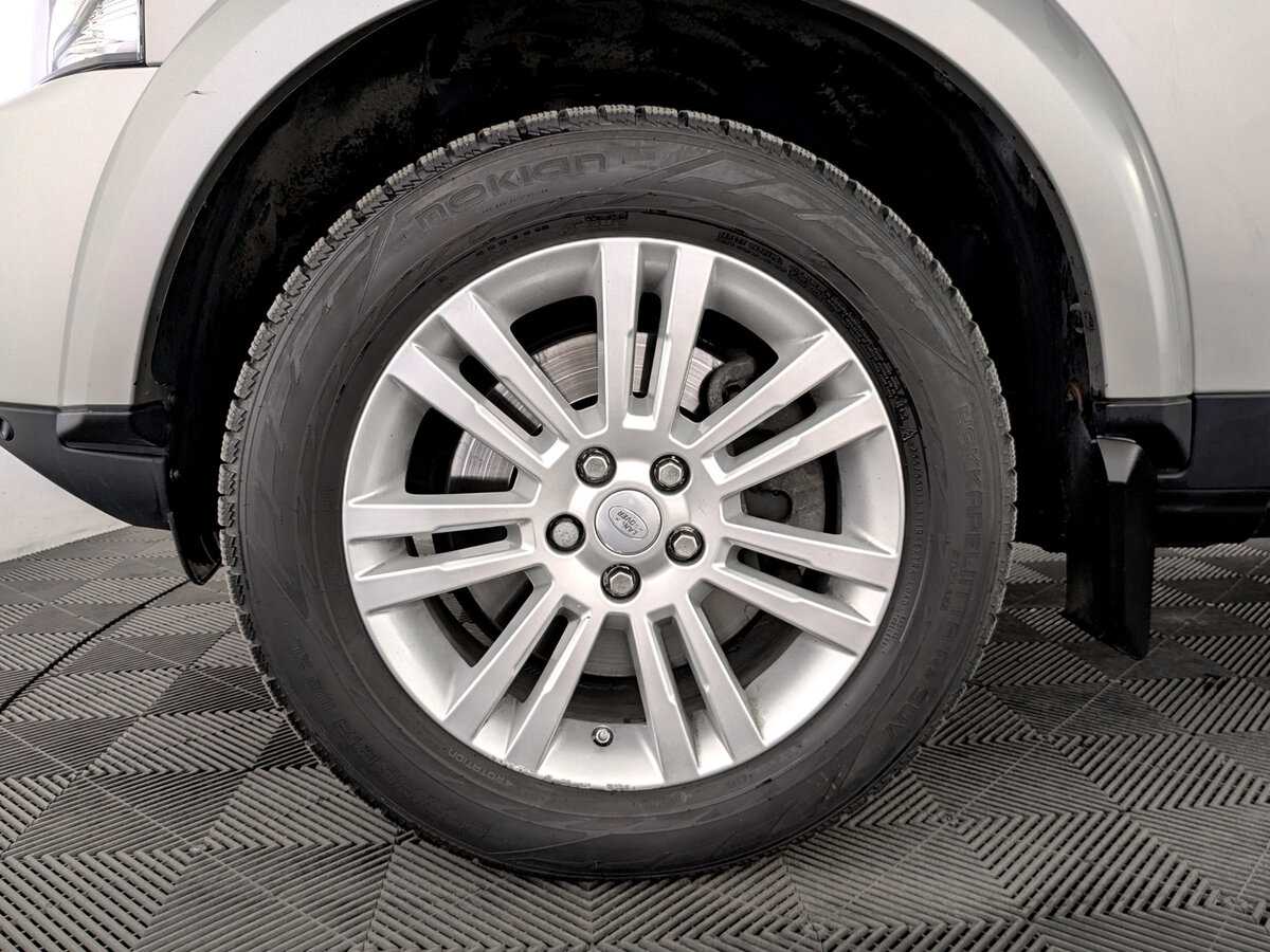 Land Rover Discovery с пробегом — 2015 год. Фото: #16