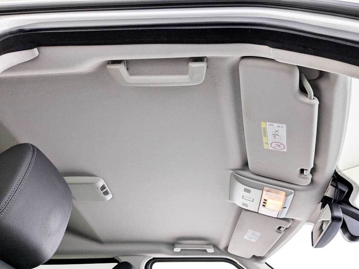 Land Rover Discovery с пробегом — 2015 год. Фото: #20