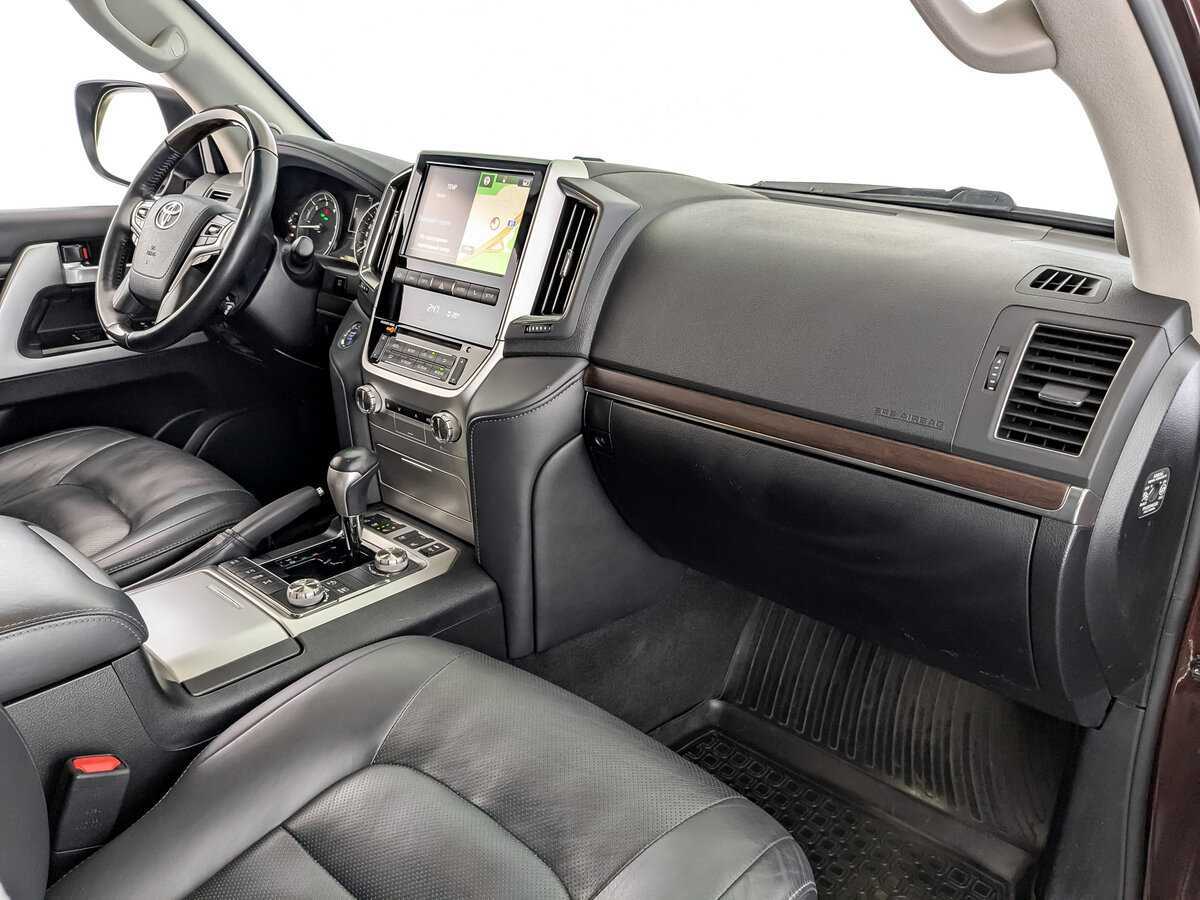 Toyota Land Cruiser с пробегом — 2018 год. Фото: #10