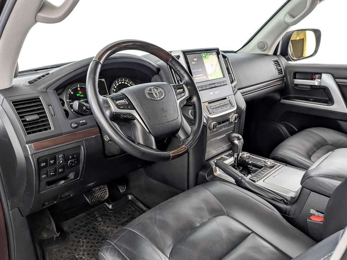 Toyota Land Cruiser с пробегом — 2018 год. Фото: #15
