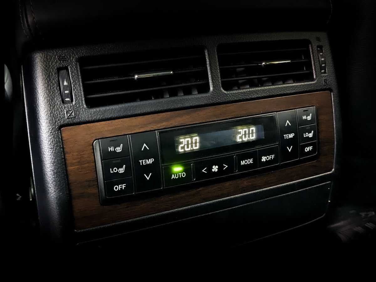 Toyota Land Cruiser с пробегом — 2018 год. Фото: #26