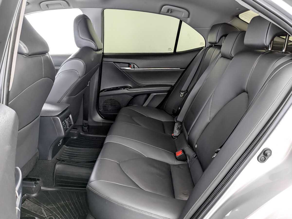 Toyota Camry с пробегом — 2019 год. Фото: #11
