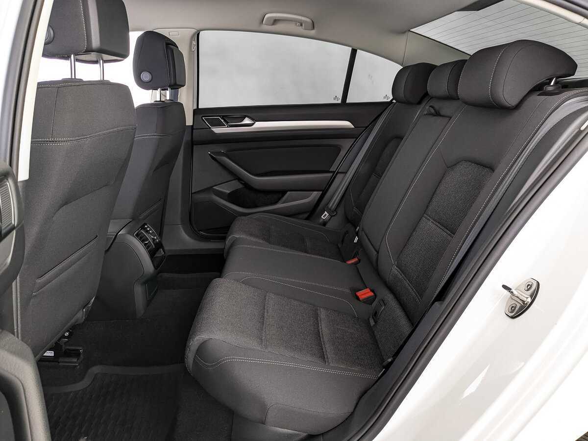 Volkswagen Passat с пробегом — 2019 год. Фото: #17