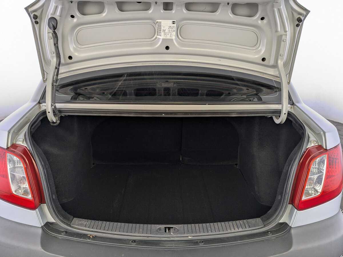 Kia Rio с пробегом — 2007 год. Фото: #9