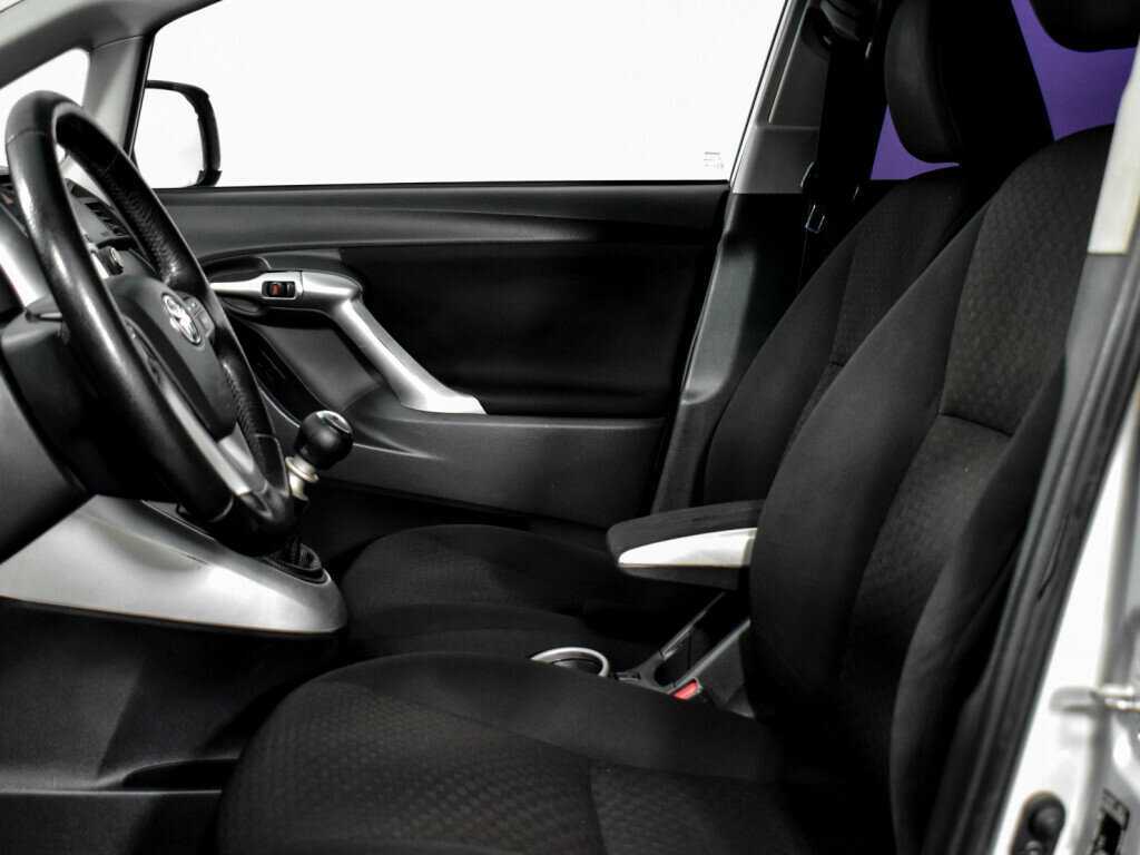 Toyota Verso с пробегом — 2010 год. Фото: #10