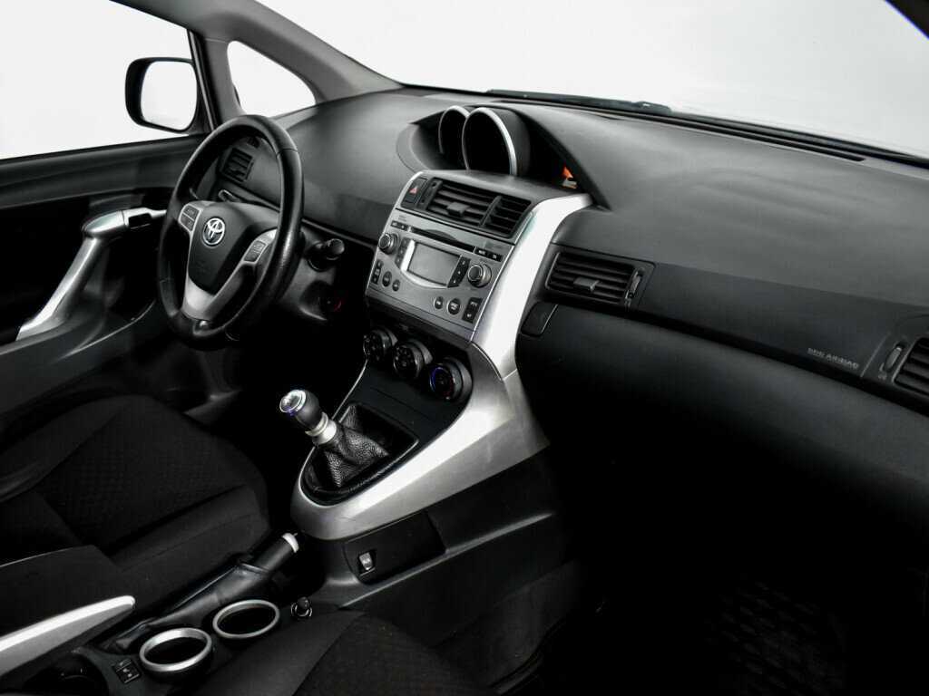 Toyota Verso с пробегом — 2010 год. Фото: #13