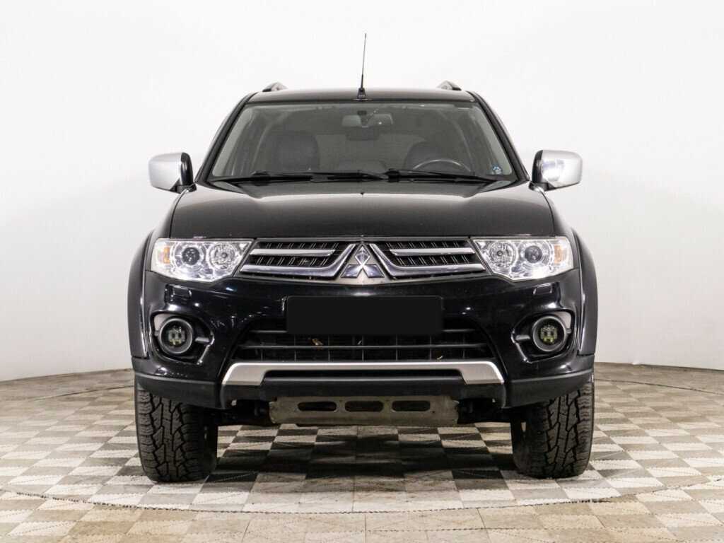 Mitsubishi Pajero Sport с пробегом — 2014 год. Фото: #1