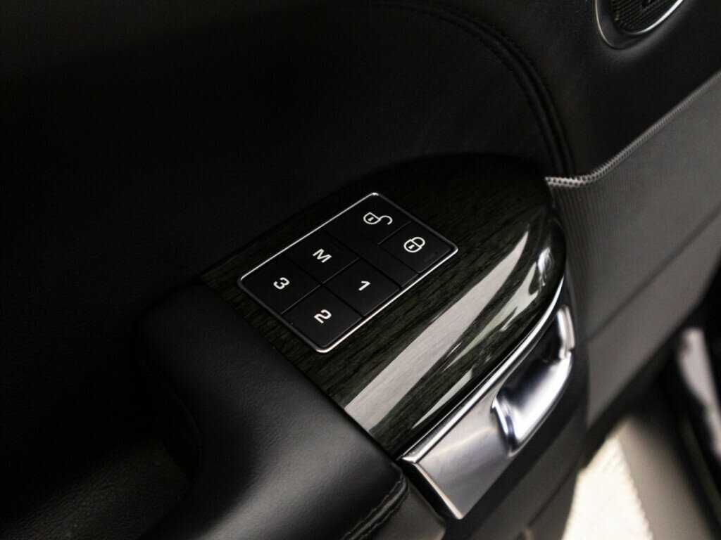 Land Rover Range Rover Sport с пробегом — 2018 год. Фото: #17