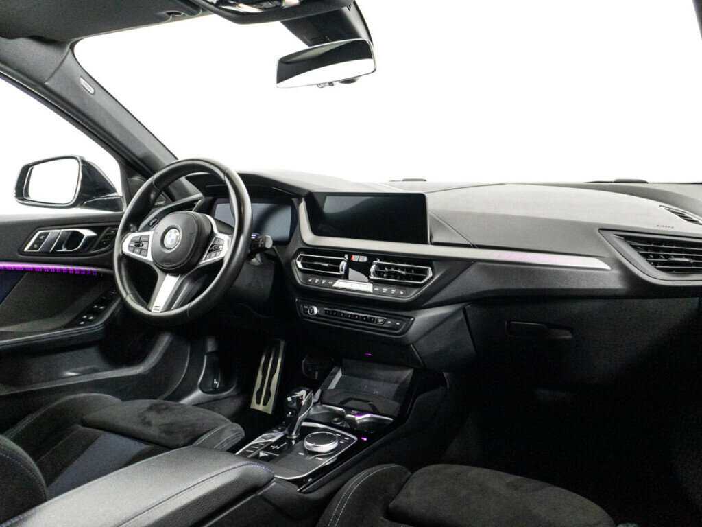 BMW 1 серии с пробегом — 2019 год. Фото: #8