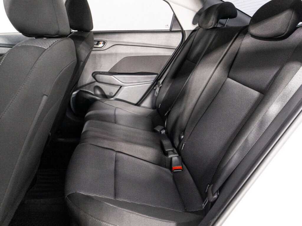 Hyundai Solaris с пробегом — 2022 год. Фото: #9