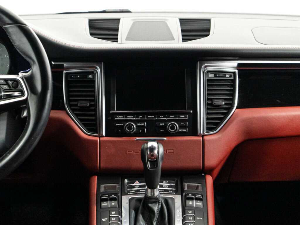 Porsche Macan с пробегом — 2014 год. Фото: #13