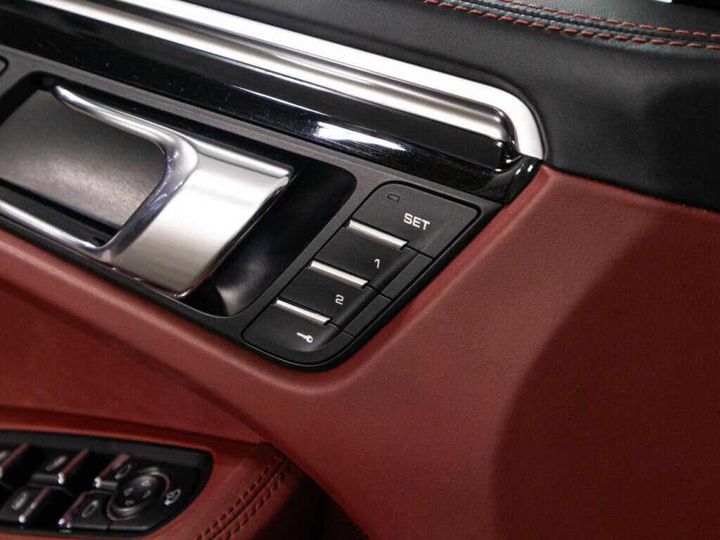 Porsche Macan с пробегом — 2014 год. Фото: #17