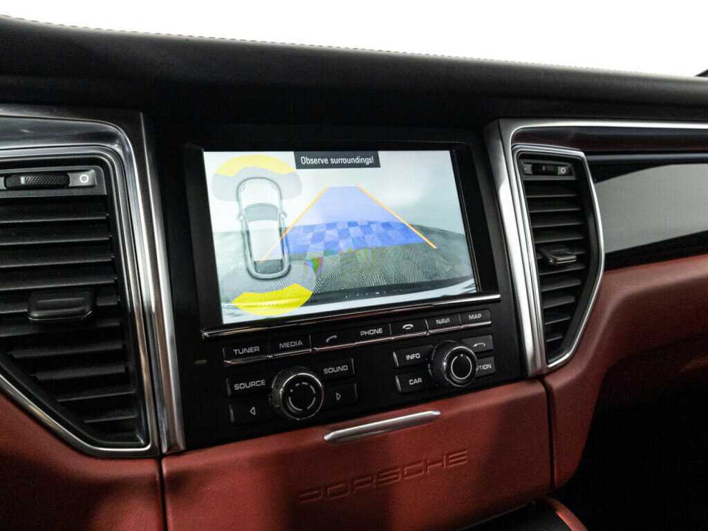 Porsche Macan с пробегом — 2014 год. Фото: #18