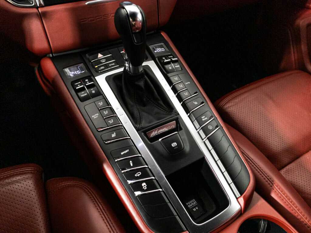 Porsche Macan с пробегом — 2014 год. Фото: #19