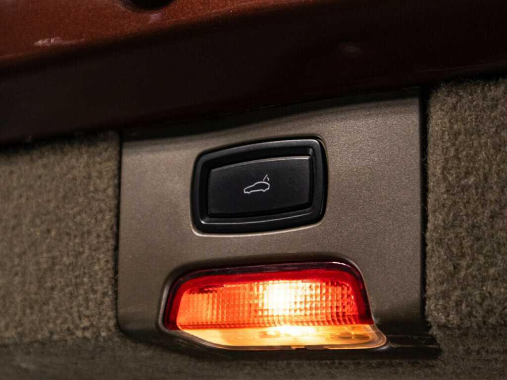 Porsche Cayenne с пробегом — 2010 год. Фото: #12