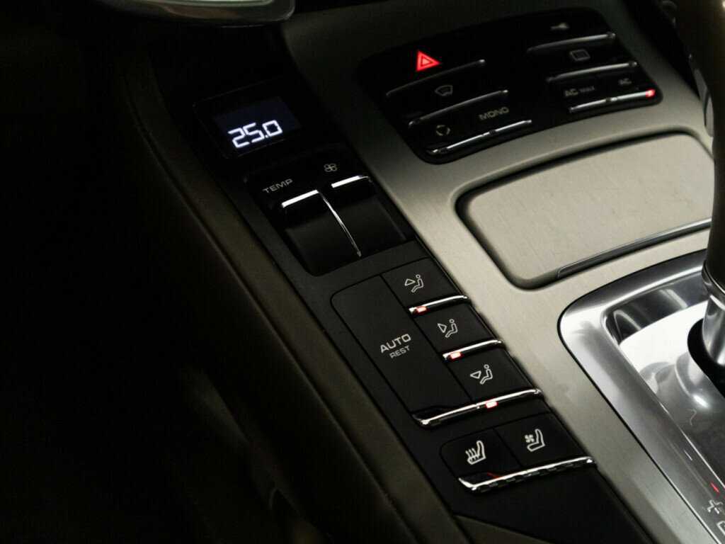 Porsche Cayenne с пробегом — 2010 год. Фото: #18