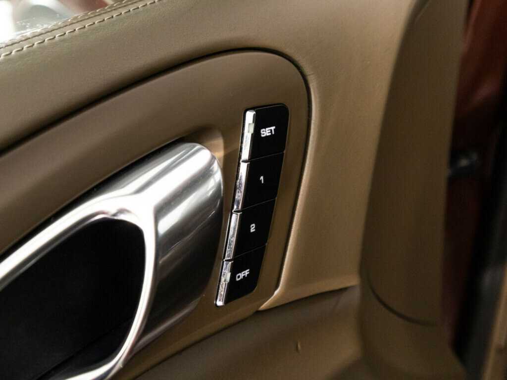 Porsche Cayenne с пробегом — 2010 год. Фото: #22