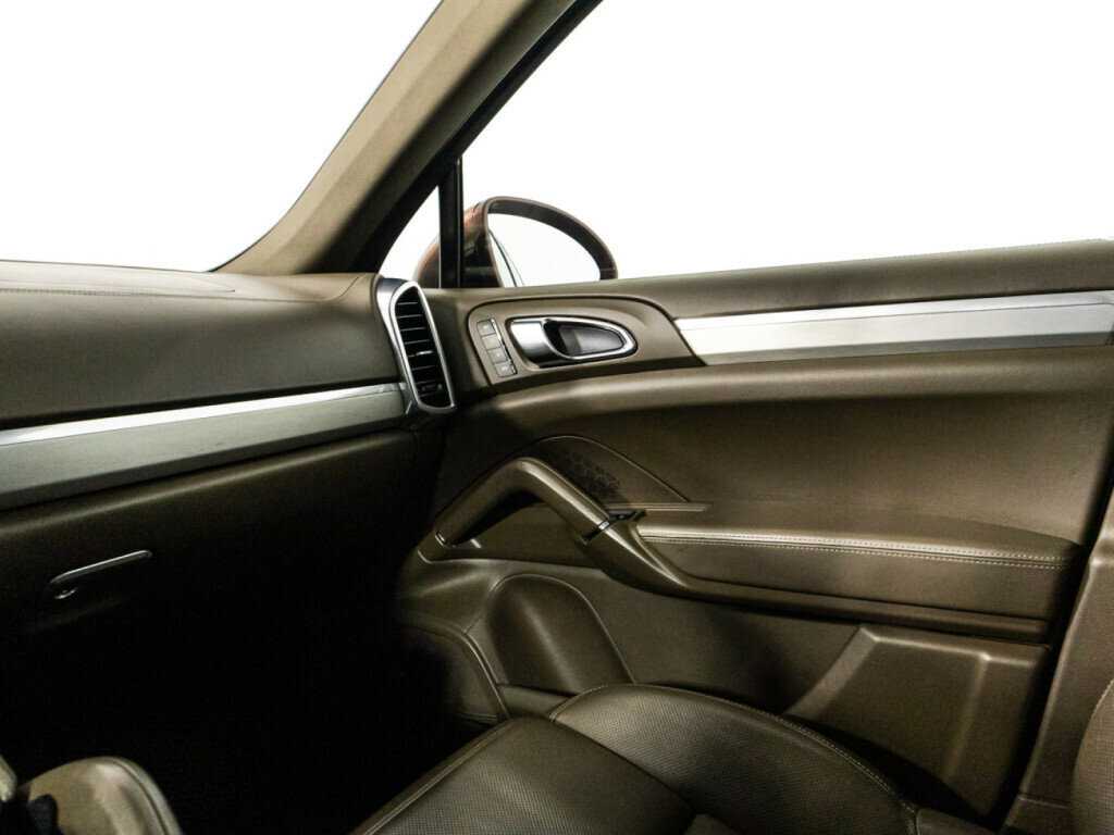 Porsche Cayenne с пробегом — 2010 год. Фото: #24