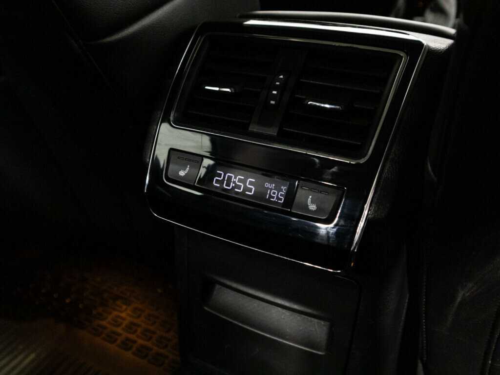 Skoda Superb с пробегом — 2018 год. Фото: #18