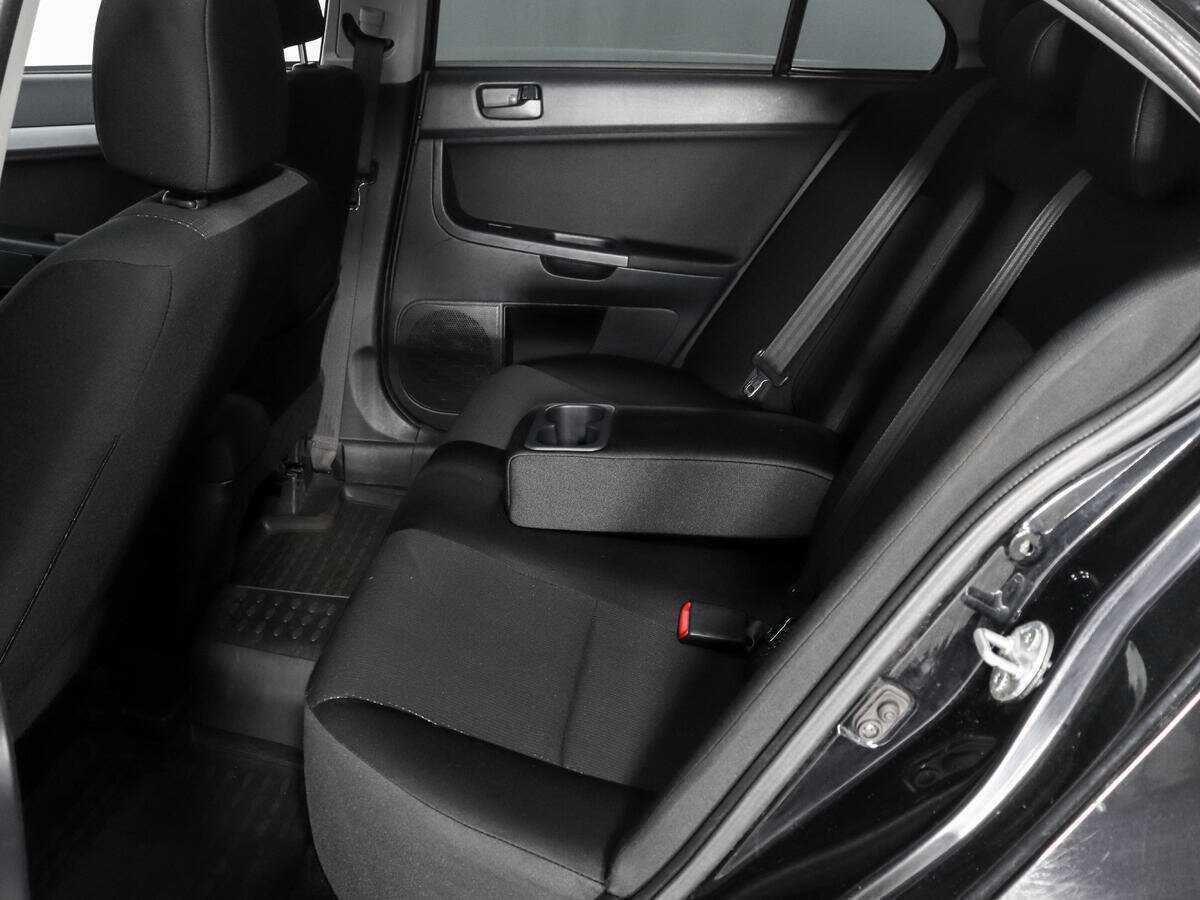 Mitsubishi Lancer с пробегом — 2010 год. Фото: #9