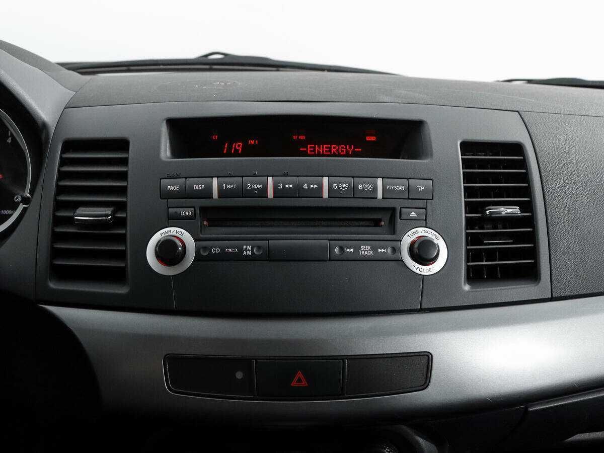 Mitsubishi Lancer с пробегом — 2010 год. Фото: #12