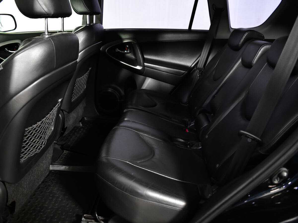 Toyota RAV4 с пробегом — 2010 год. Фото: #6