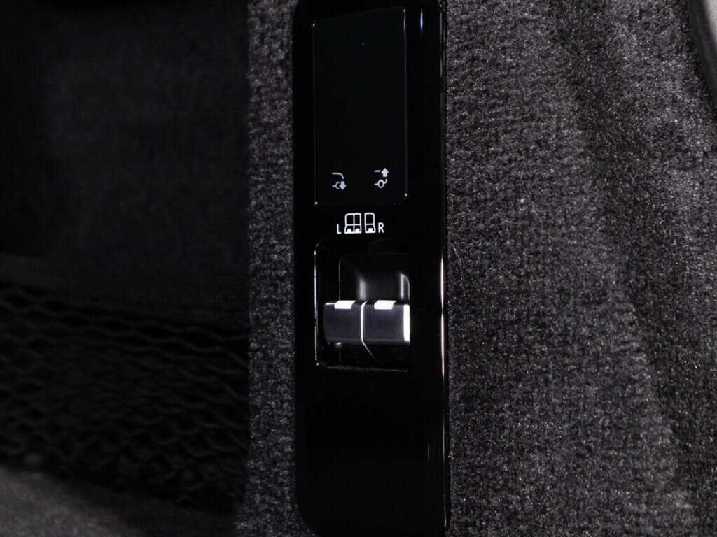 Land Rover Range Rover Sport с пробегом — 2022 год. Фото: #12