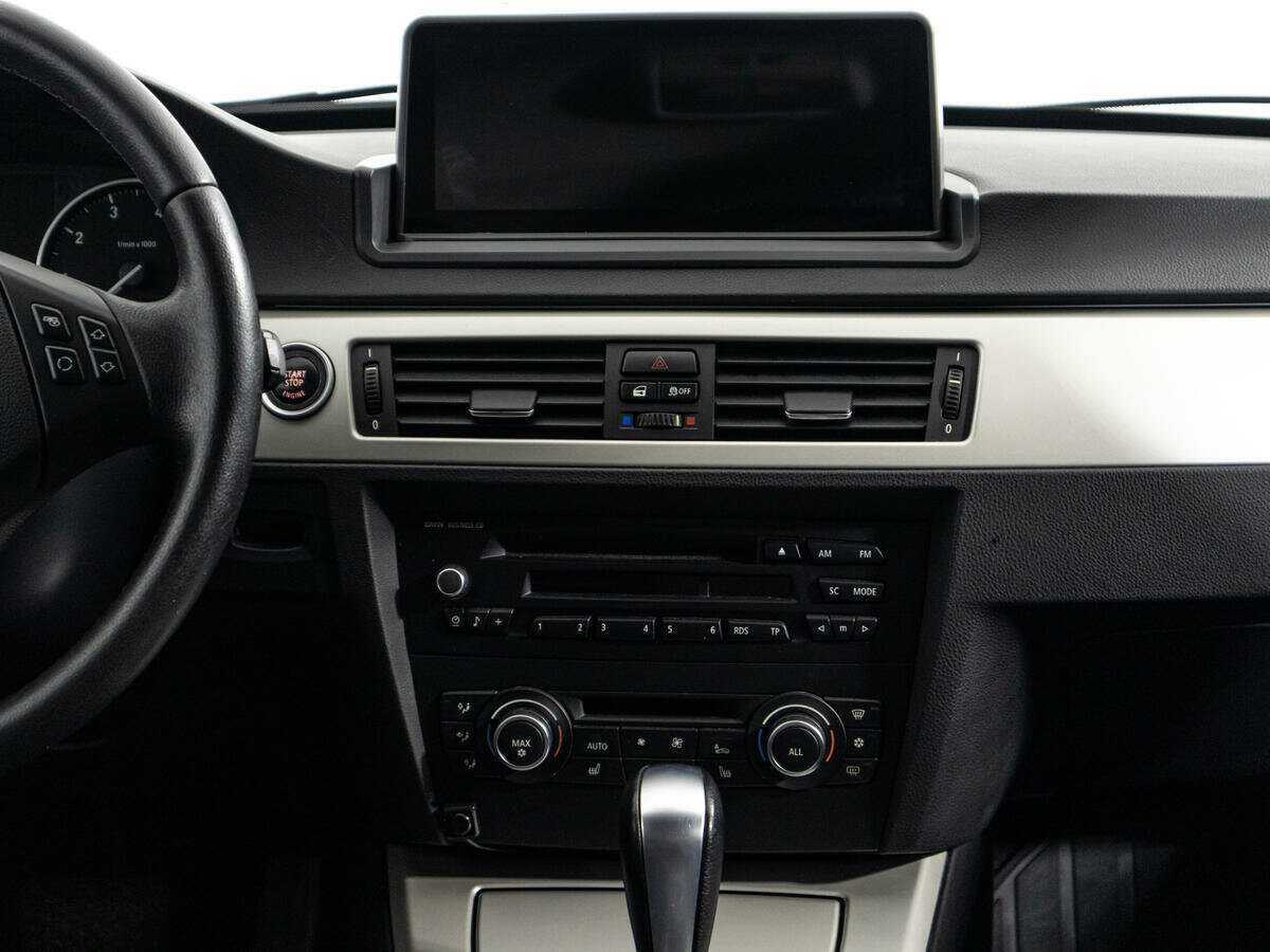 BMW 3 серии с пробегом — 2011 год. Фото: #13