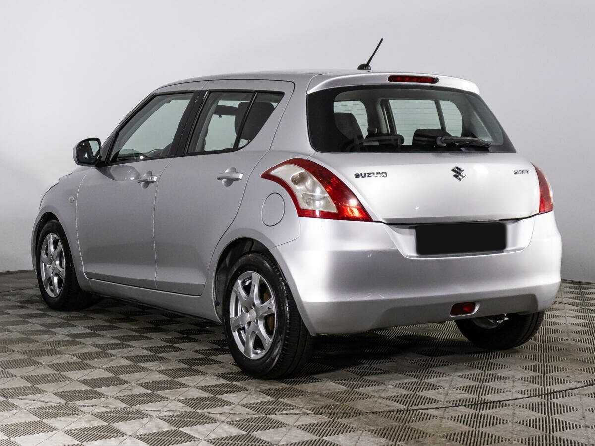 Suzuki Swift с пробегом — 2011 год. Фото: #6