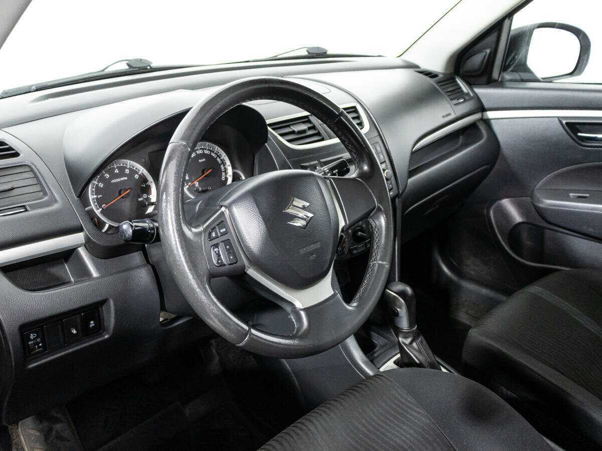 Suzuki Swift с пробегом — 2011 год. Фото: #10