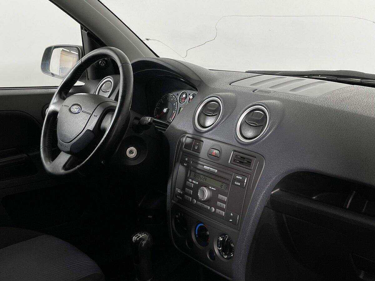 Ford Fusion с пробегом — 2007 год. Фото: #8