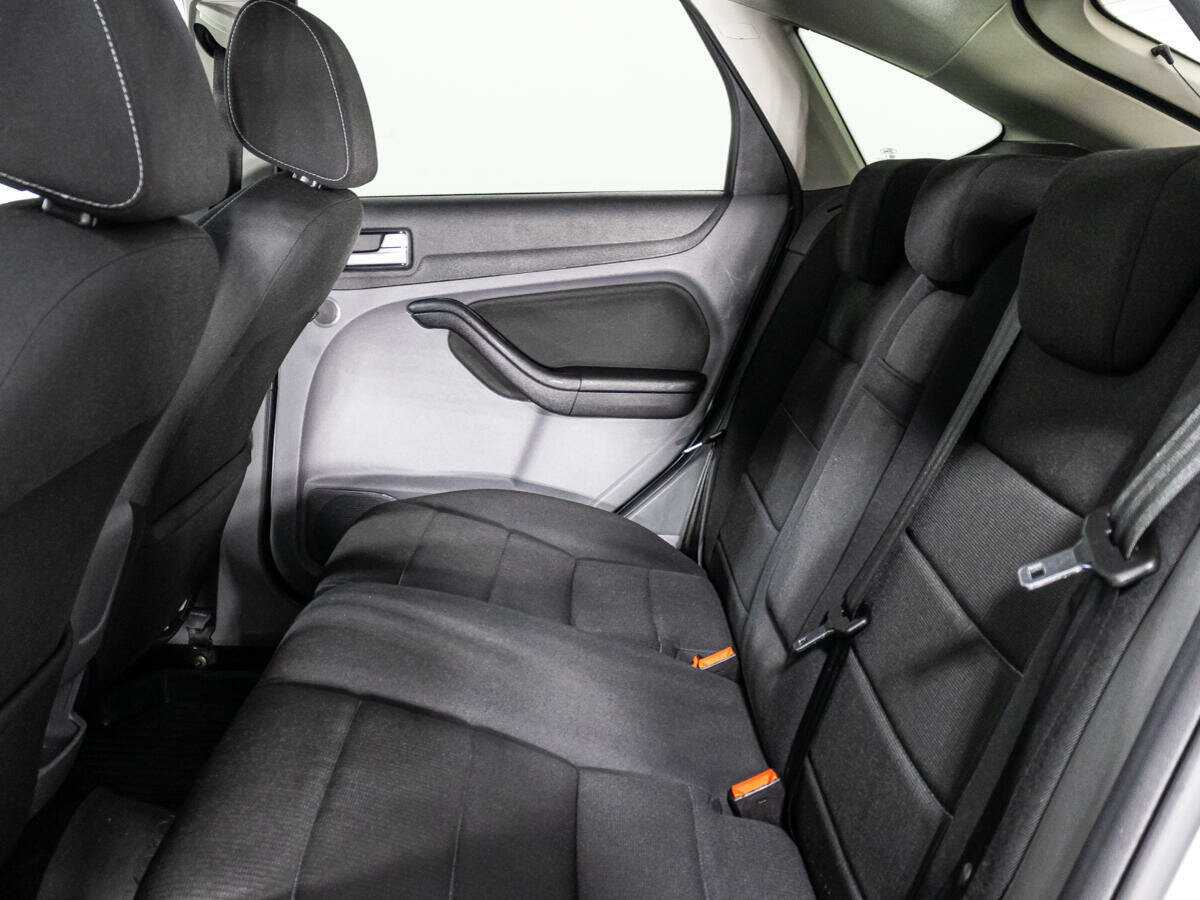 Ford Focus с пробегом — 2010 год. Фото: #9