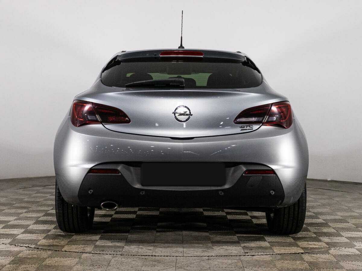 Opel Astra с пробегом — 2013 год. Фото: #5