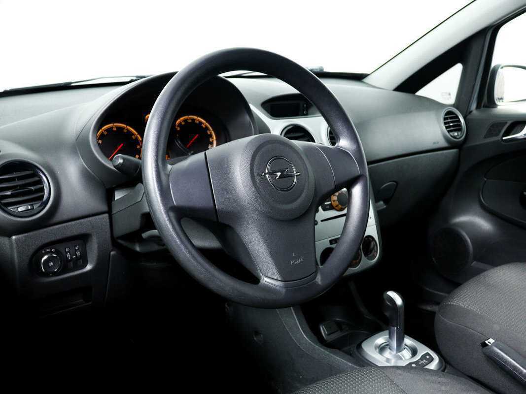 Opel Corsa с пробегом — 2011 год. Фото: #12