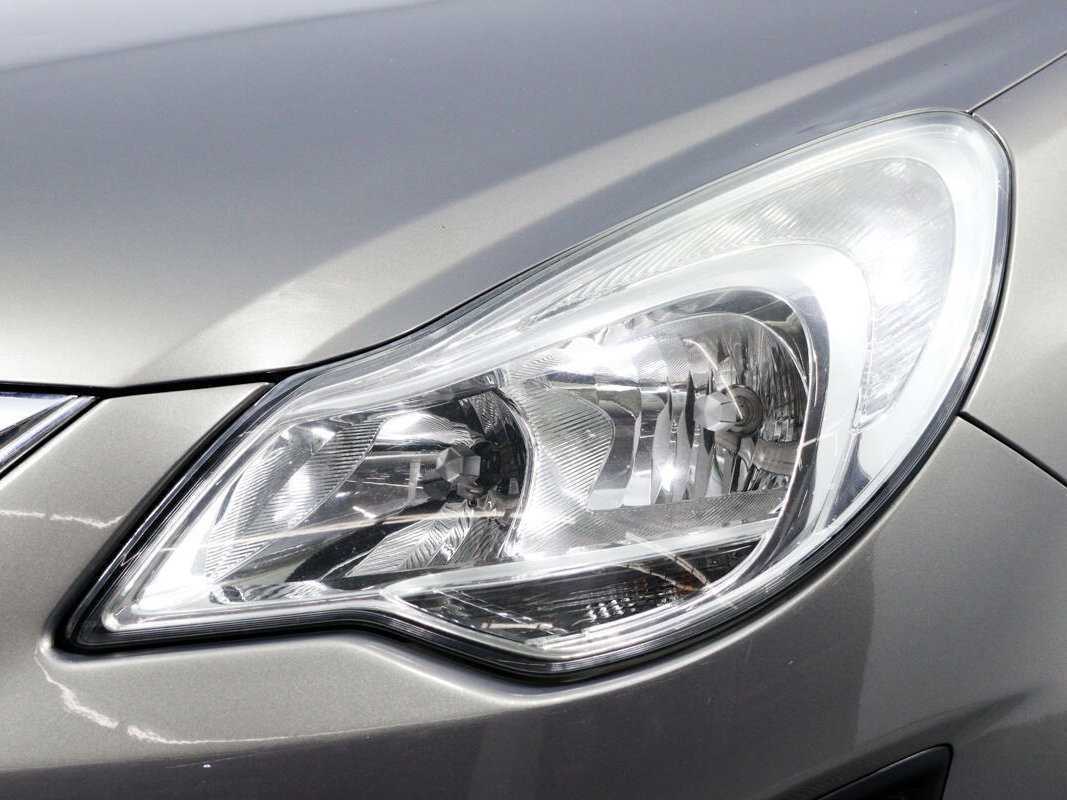 Opel Corsa с пробегом — 2011 год. Фото: #13