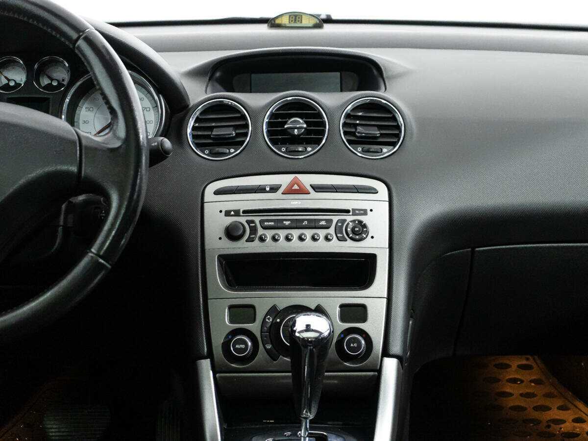 Peugeot 308 с пробегом — 2008 год. Фото: #13