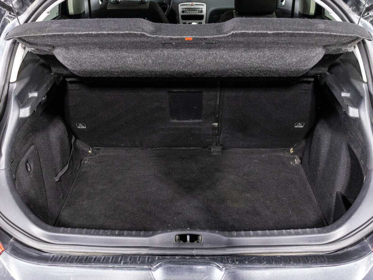 Peugeot 308 с пробегом — 2008 год. Фото: #14