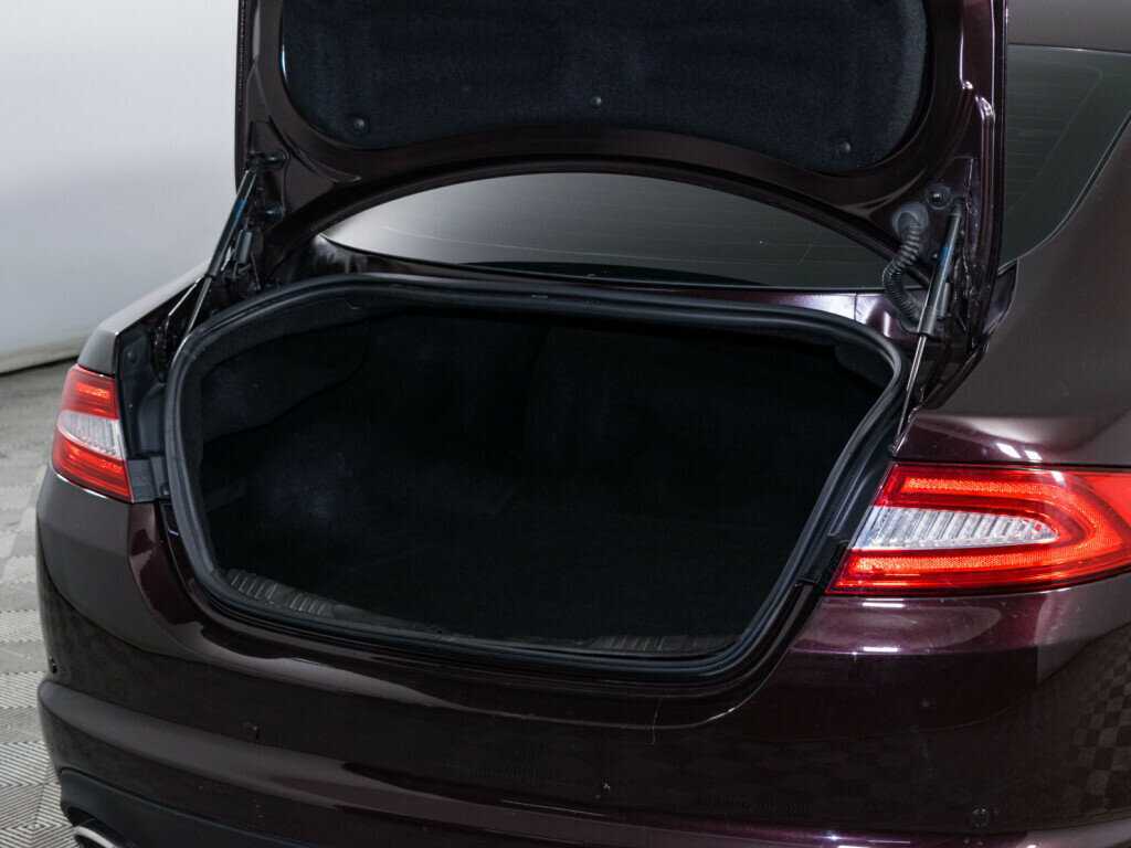 Jaguar XF с пробегом — 2011 год. Фото: #6