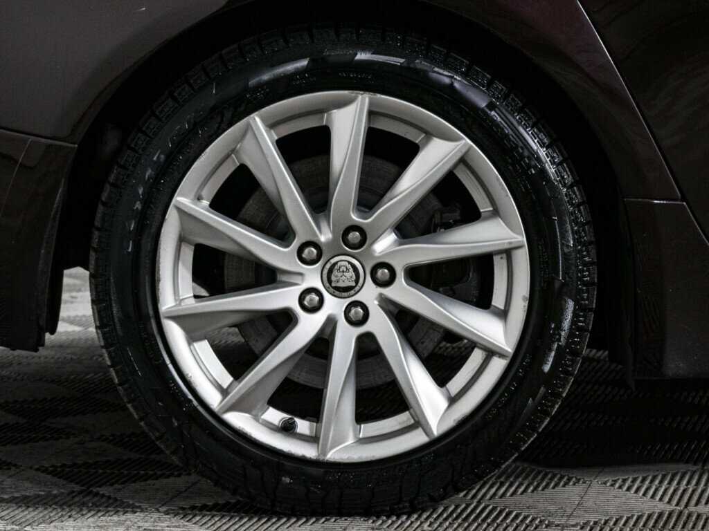 Jaguar XF с пробегом — 2011 год. Фото: #17